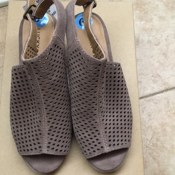 Lucky Brand oiled faux suede low-heels - Picture 6 of 12